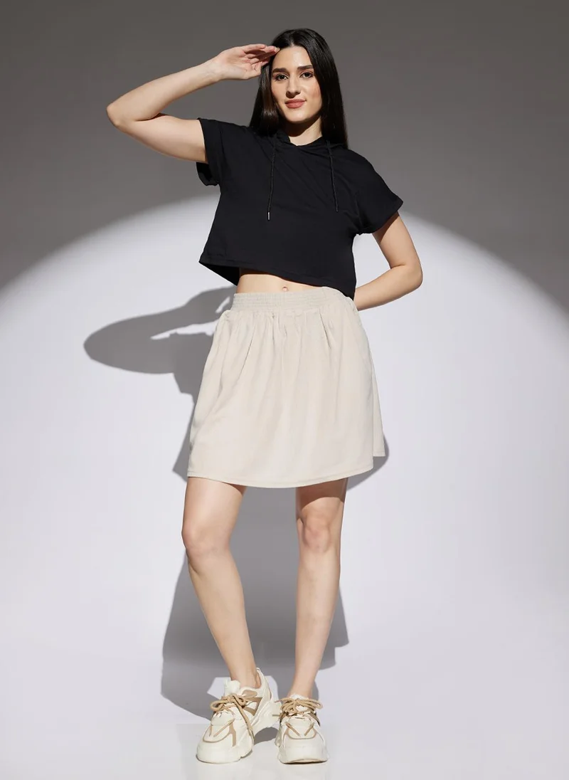 جلو باص تنورة قصيرة نسائية بيج بتصميم ذاتي بخصر مطاطي ومكشكش وخط